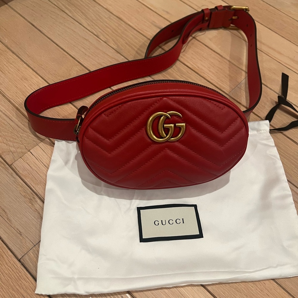 Auth. BN Gucci Marmont Red Quilted Leather Interlocking G Oval Belt Bag Sz 95